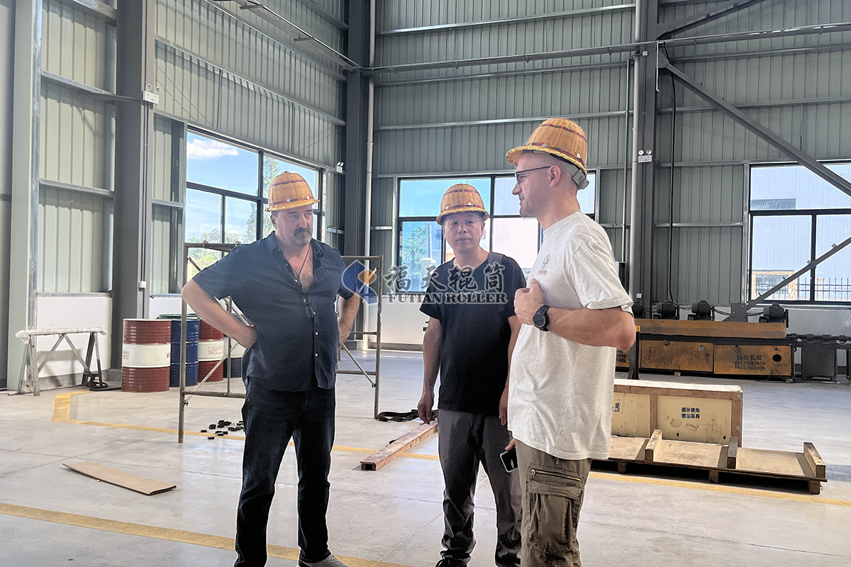 歡迎意大利木材加工設備客戶來訪福天輥筒2.jpg