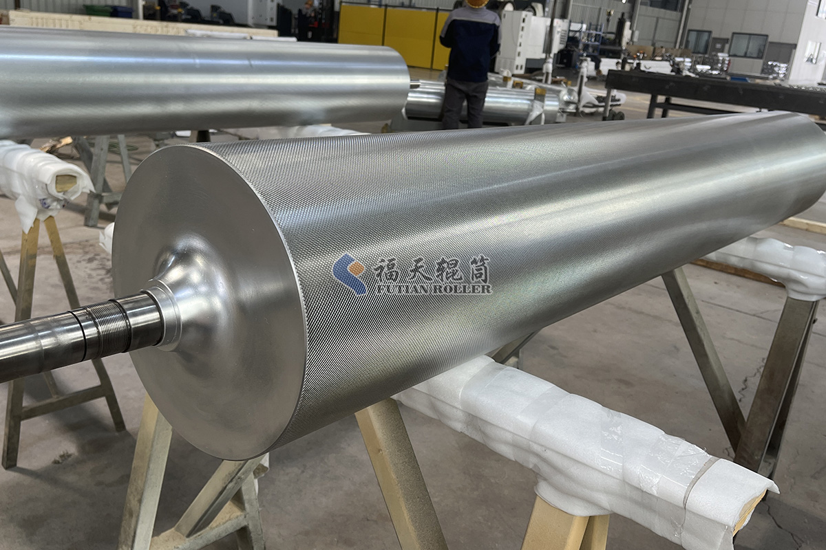 滾滾生輝，輥筒塑造夏日時尚