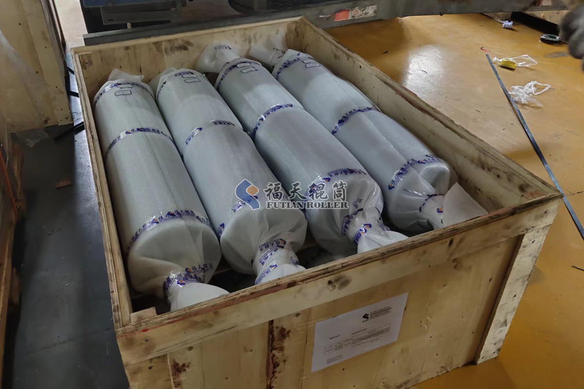 福天輥筒對(duì)西班牙客戶(hù)出貨一批鍍鋅輥筒3.jpg