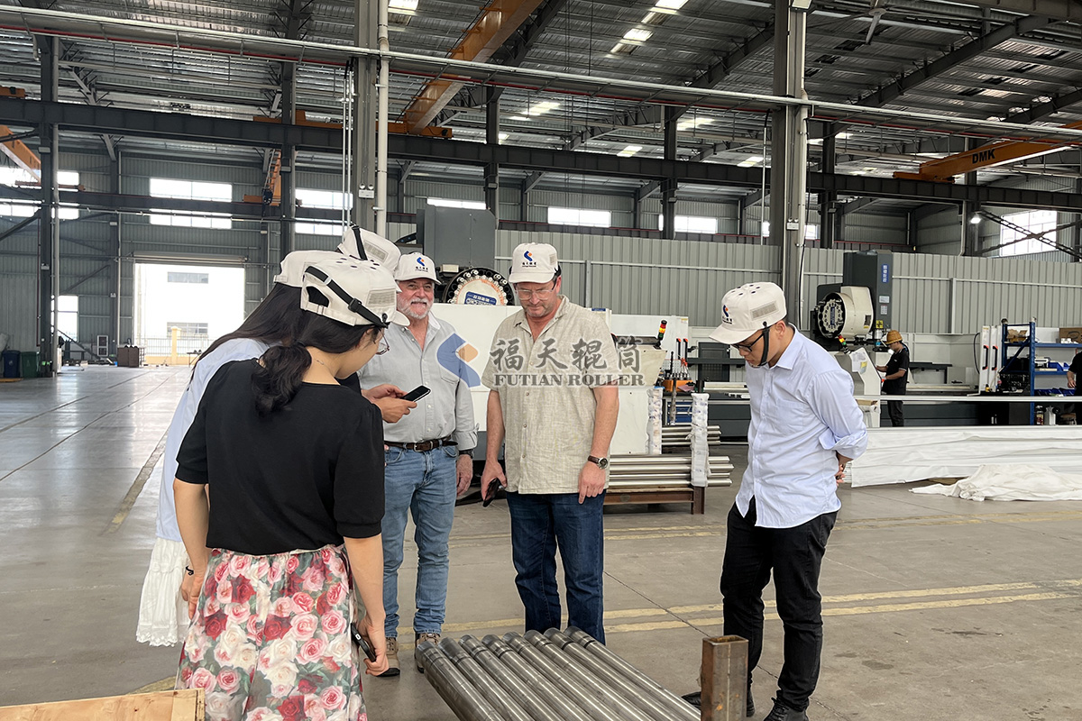 福天輥筒歡迎澳大利亞礦山機(jī)械設(shè)備客戶來(lái)訪1.jpg